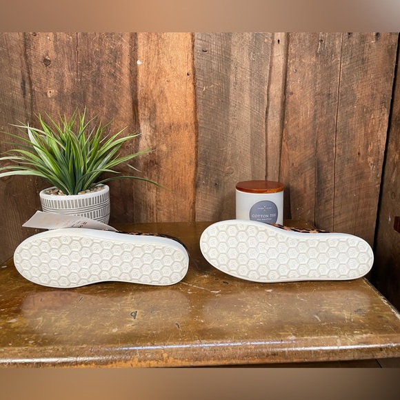 Stuart Weitzman Daryl Calf Hair Slip-on Sneakers- Size 36 5 1/2 - NWT - Picture 7 of 8